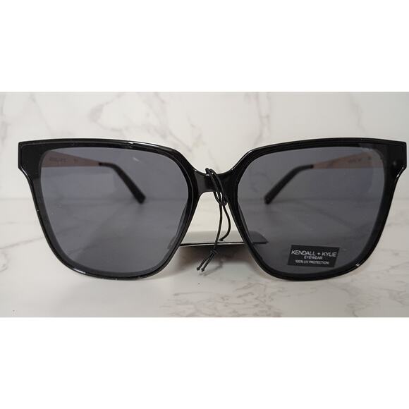 Kendall + Kylie ROXY Black Oversized Womens Sunglasses - NEW - Picture 1 of 7